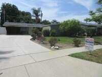 Building Photo - Book your appointment today for this cozy ...
