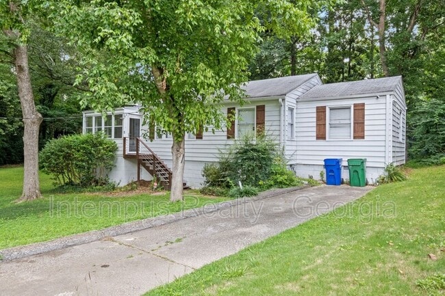 Building Photo - 1738 Duke Rd