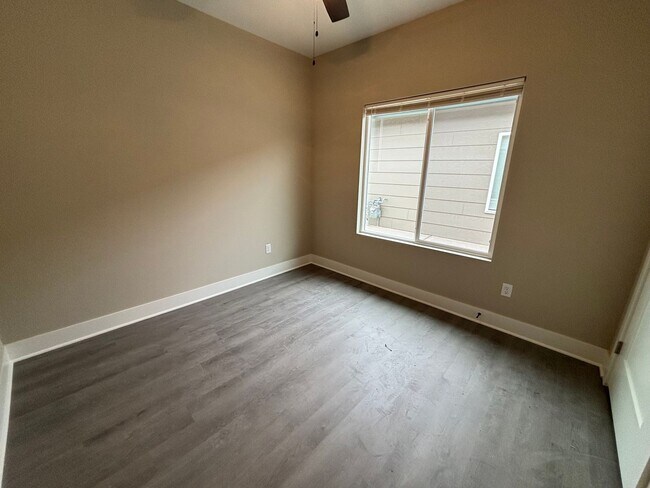 Building Photo - 2143/45 N Reece St