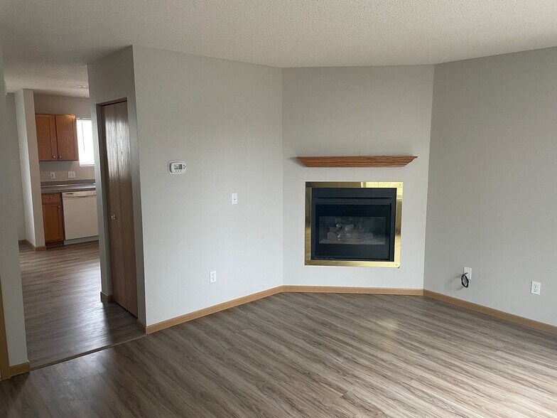 Building Photo - 9073 Scarlet Globe Dr