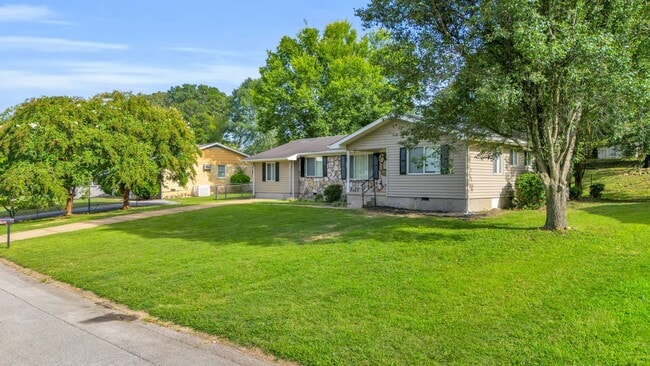 Building Photo - Located in the Heart of Hixson! 3 beds, 2 ...