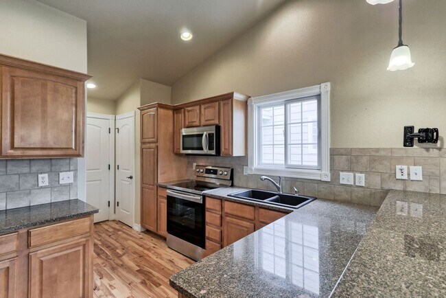 Building Photo - 4 Bedroom 3 Bath Ranch in Greeley