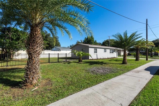 Building Photo - 6521 S Englewood Ave