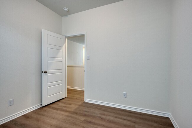 Building Photo - 9518 Hinterlands Dr