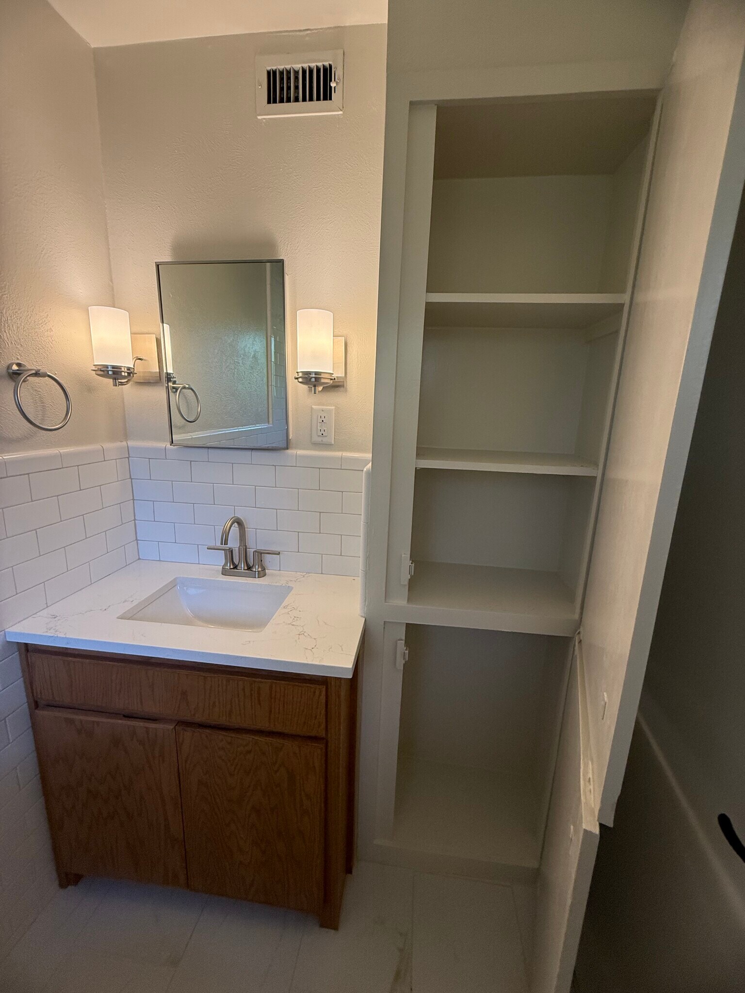 Building Photo - 1201 N Austin St