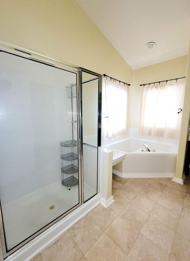 Building Photo - Boastful 3 Bedroom West Side home in gated...