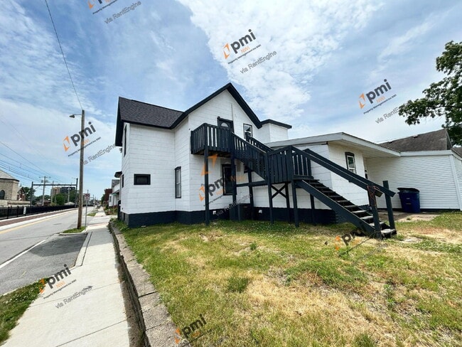 Building Photo - 1101 Manhattan St