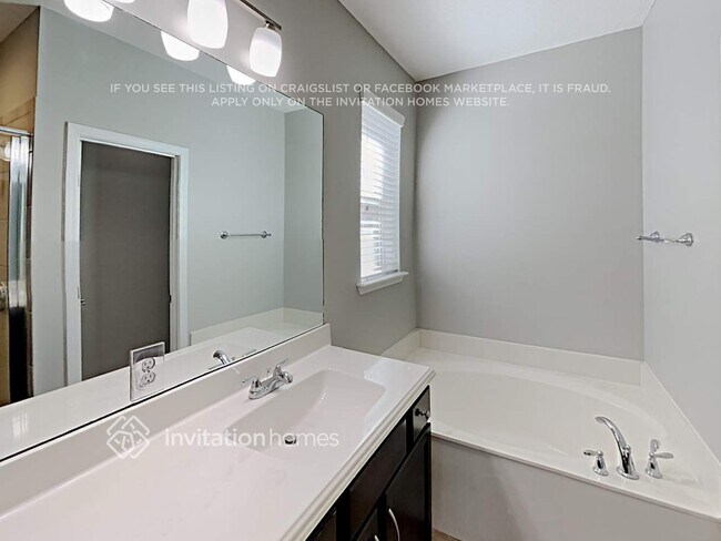 Building Photo - 175 Woodland Greens Drive
