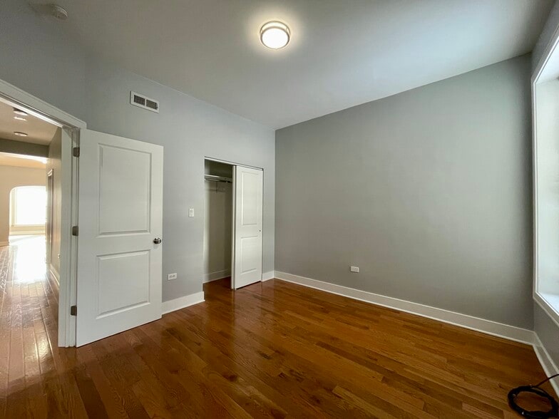 Building Photo - 4736 W Armitage Ave