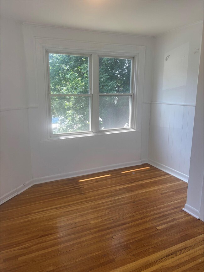 Building Photo - 174 Sedgwick Ave