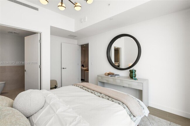 Building Photo - 500 Alton Rd