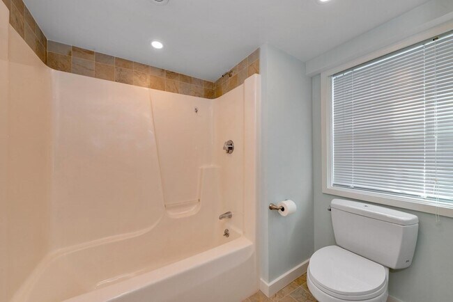 Building Photo - 19 Winthrop Ave