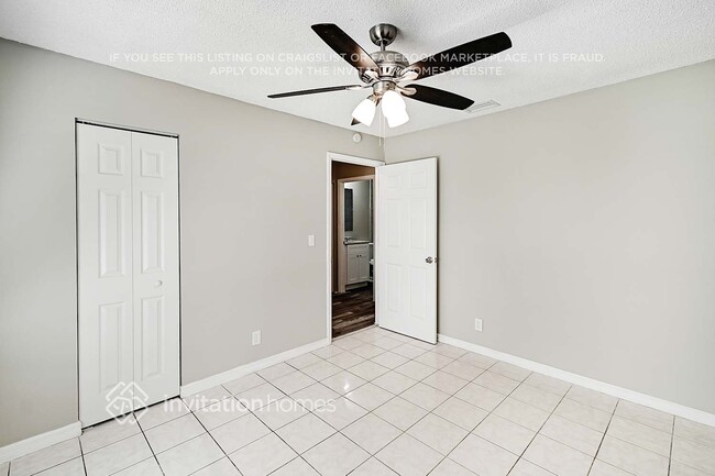 Building Photo - 5825 Ithaca Cir W