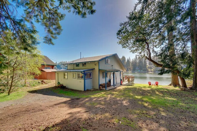 Building Photo - 50 E Treasure Island Dr