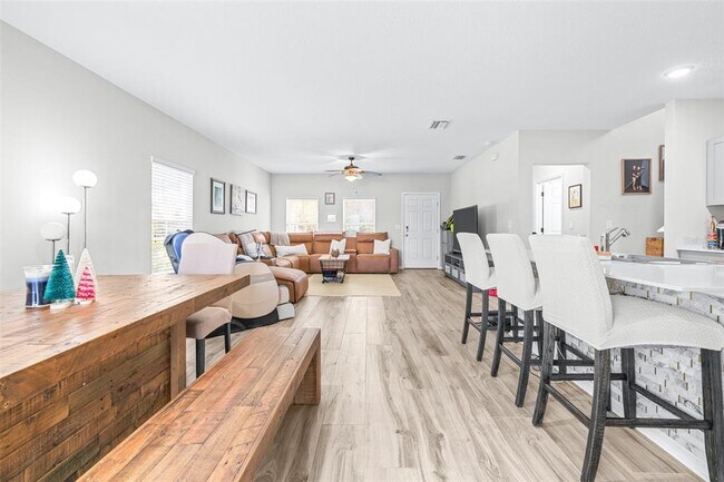 Building Photo - 13030 Boggy Creek Dr