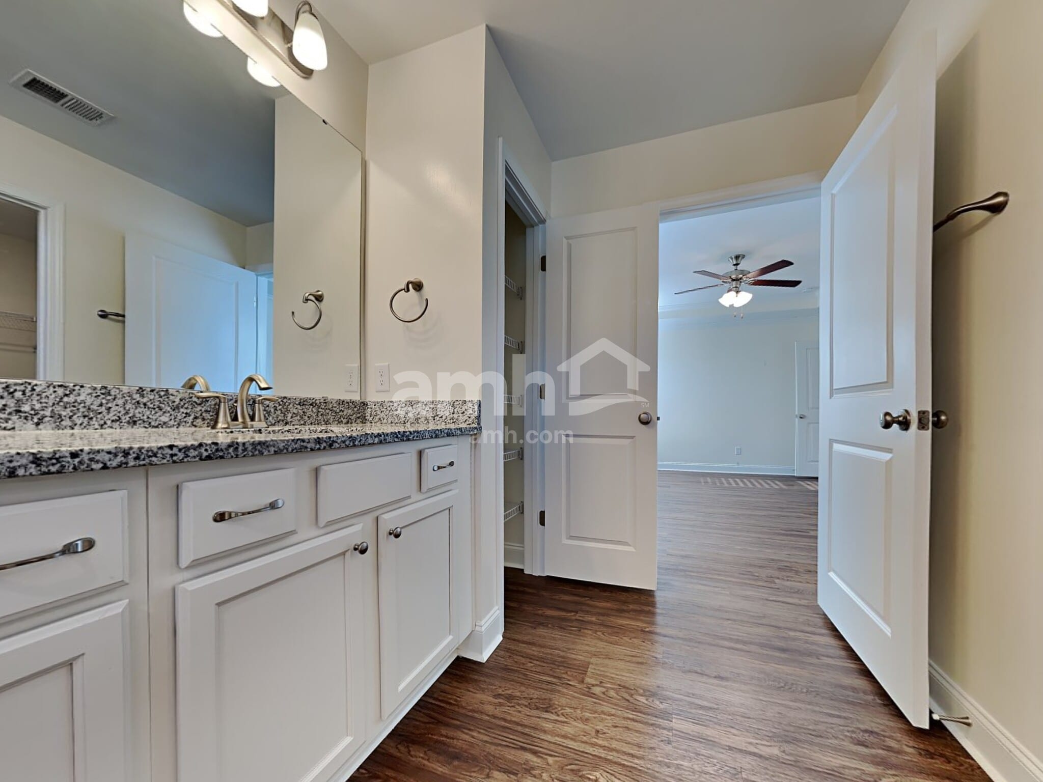 Building Photo - 533 Lateleaf Dr