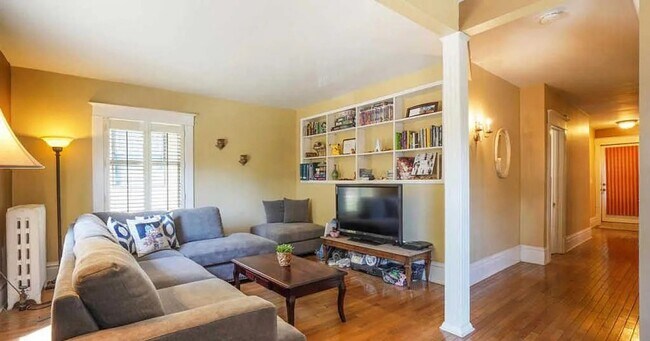Primary Photo - 320 Madison Ave SE