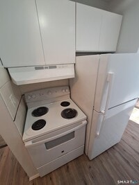 Building Photo - 217 Hollister Ave