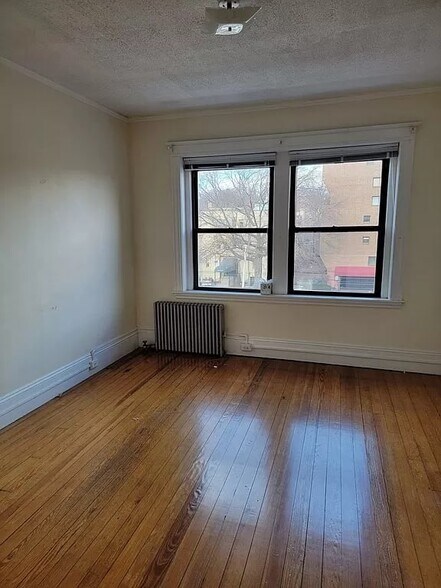 Building Photo - 1855 Beacon St