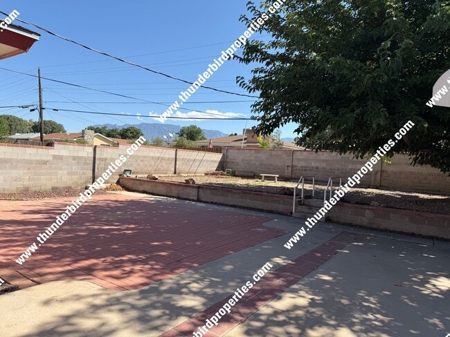 Building Photo - Desired NE location near Sandia High School and Uptown - MOVE IN SPECIAL $250.00 off first months...