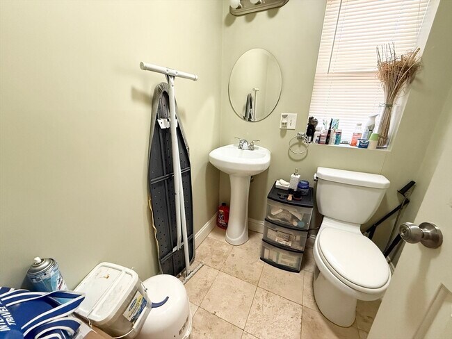 Building Photo - 4043 Washington St