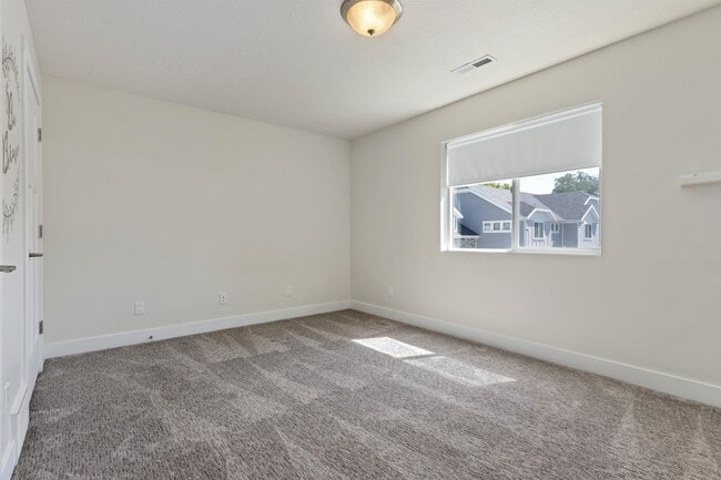 Building Photo - 414 E 8800 S