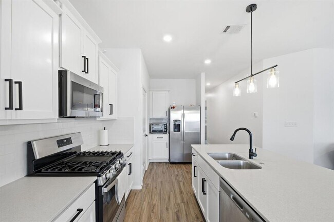 Building Photo - 287 George Neggan Ln