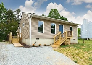 Building Photo - Available Now | North Chesterfield Gem | 2 Bed, 1 Bath