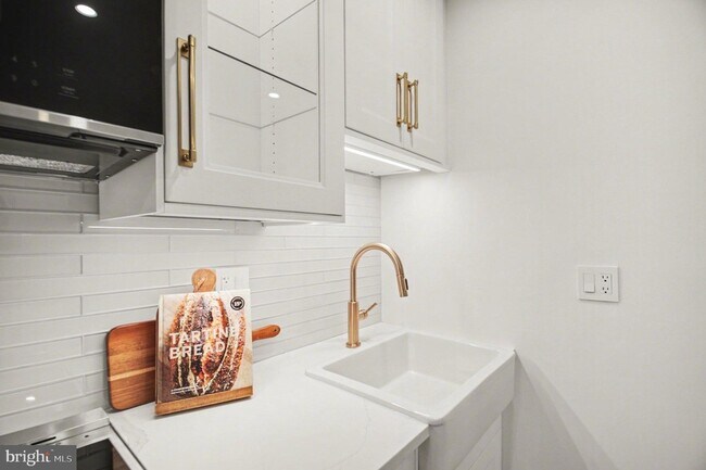 Building Photo - 2007 Key Blvd