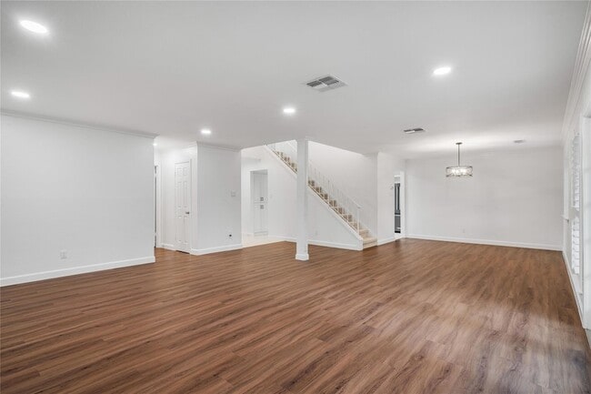 Building Photo - 8000 Manassas Dr