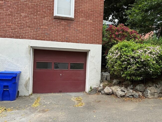 Building Photo - 15-17-17 Belmont Rd
