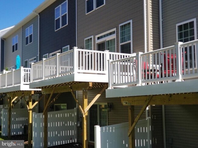Building Photo - 6090 Camerons Ferry Dr