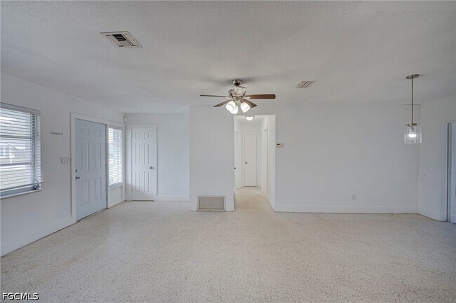 Building Photo - 220 Punta Alta Ct
