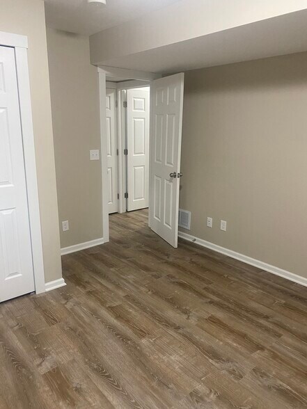 Building Photo - 15468 Pennock Ln