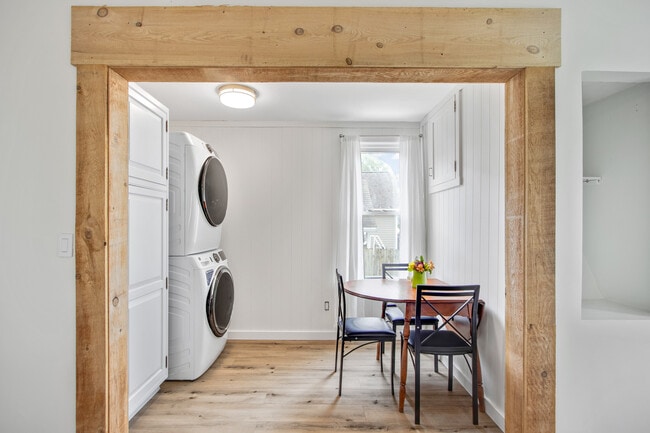 Building Photo - 34 Livingston St