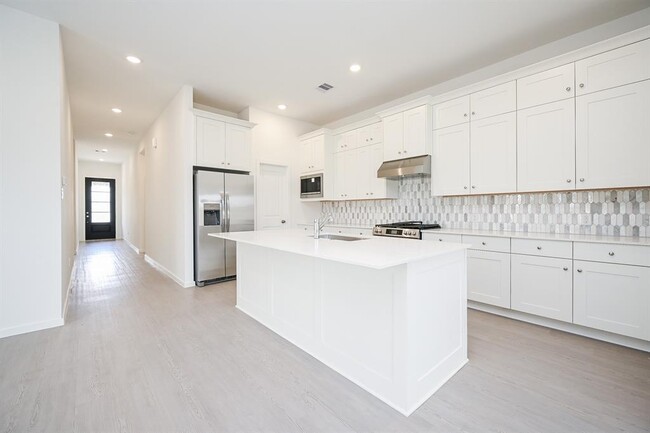Building Photo - 26811 Tree Mallow Dr
