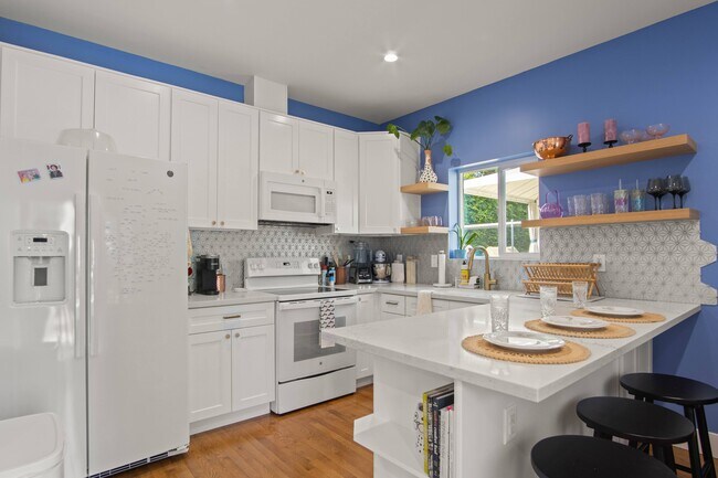 Building Photo - 6835 Aldea Ave