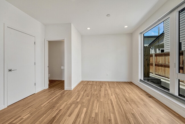 Building Photo - 1231 Newton St