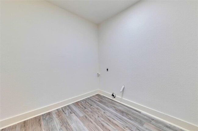 Building Photo - 6807 Trendal Ln