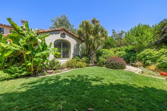 Building Photo - Mediterranean Beauty in Crescent Park – 5B...
