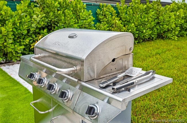 Building Photo - 38 SW 25th Rd