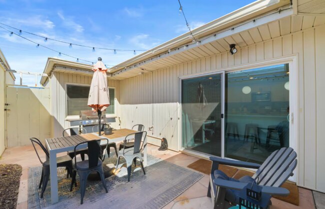 Building Photo - 8206 E Orange Blossom Ln