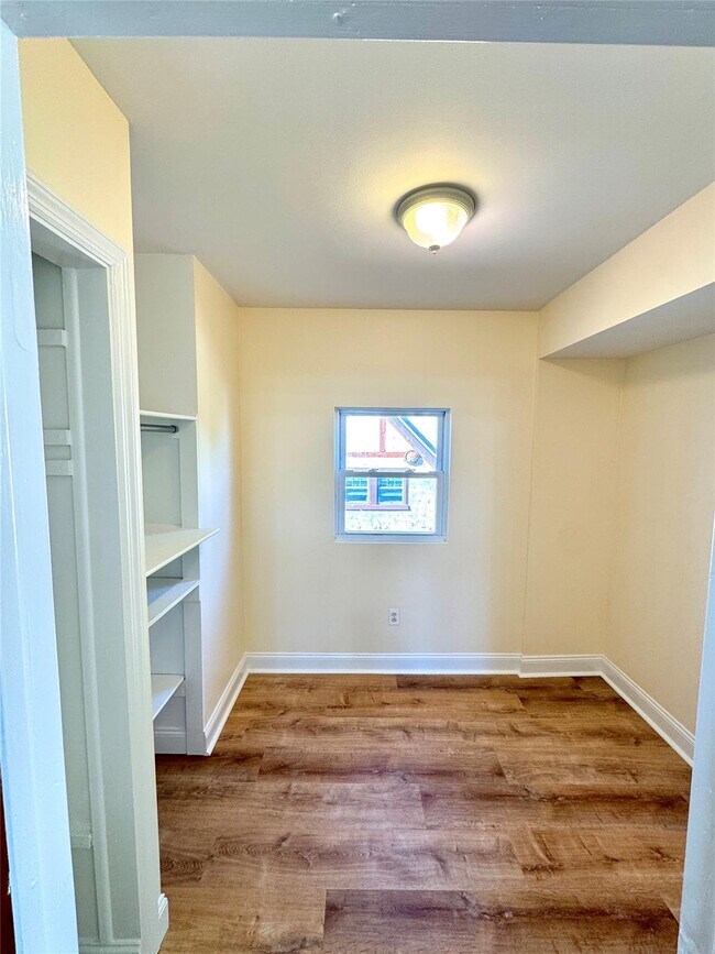 Building Photo - 130 Catskill Ave