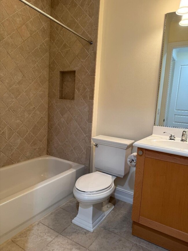 Building Photo - 304 W Mallory Cir