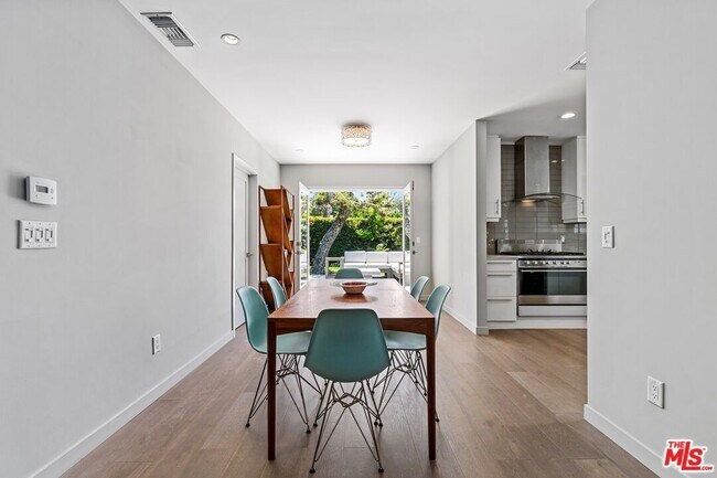 Building Photo - 1216 Greenacre Ave