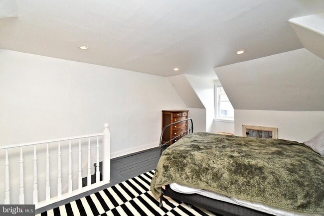 Building Photo - 365 2nd Ave