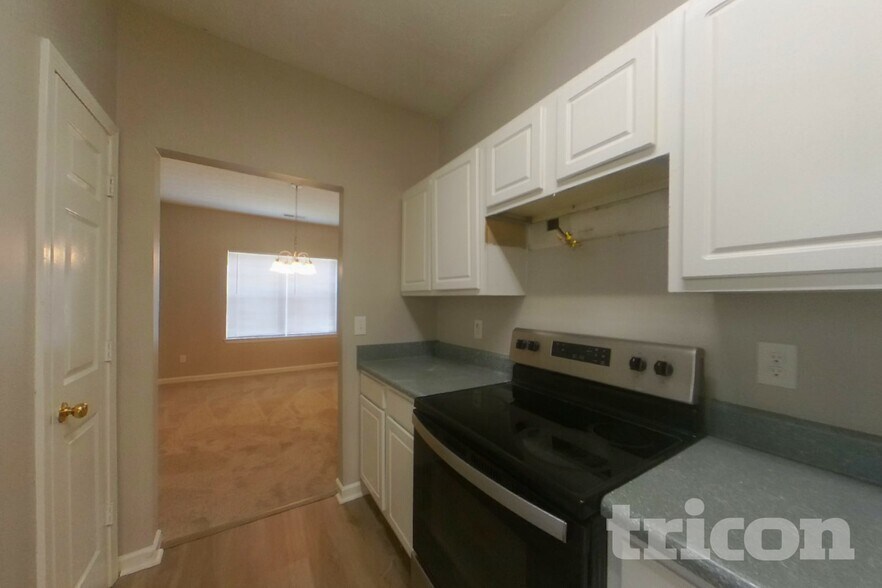 Building Photo - 4054 Robin Cir
