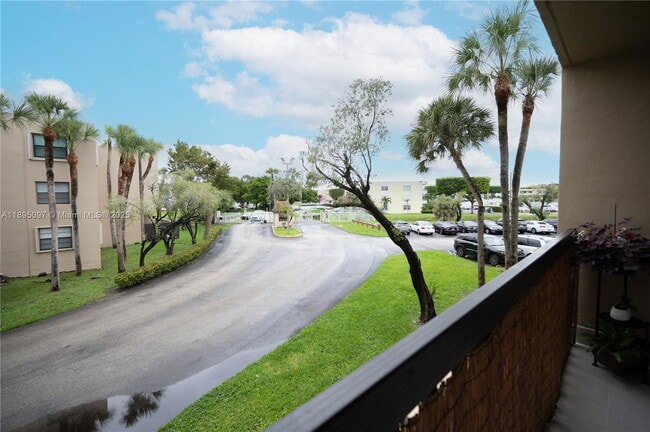 Building Photo - 10875 SW 112nd Ave