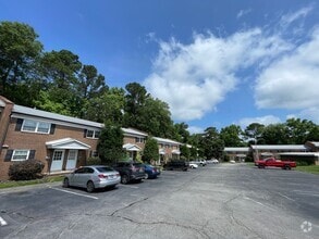 Building Photo - Crazy for Carrboro! Wonderful location for...