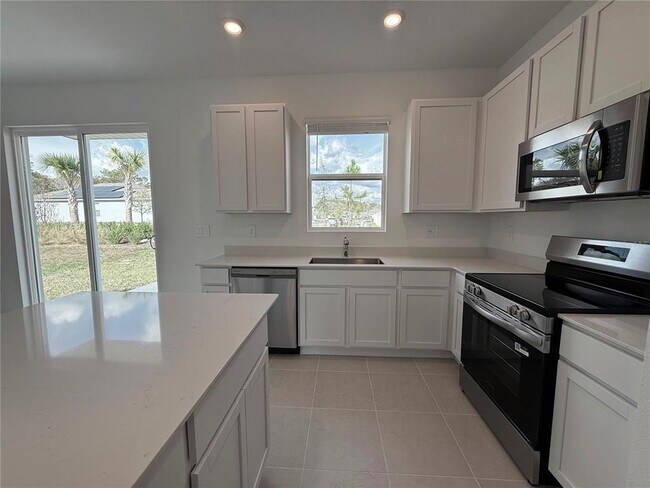 Building Photo - 2747 Skyline Lp